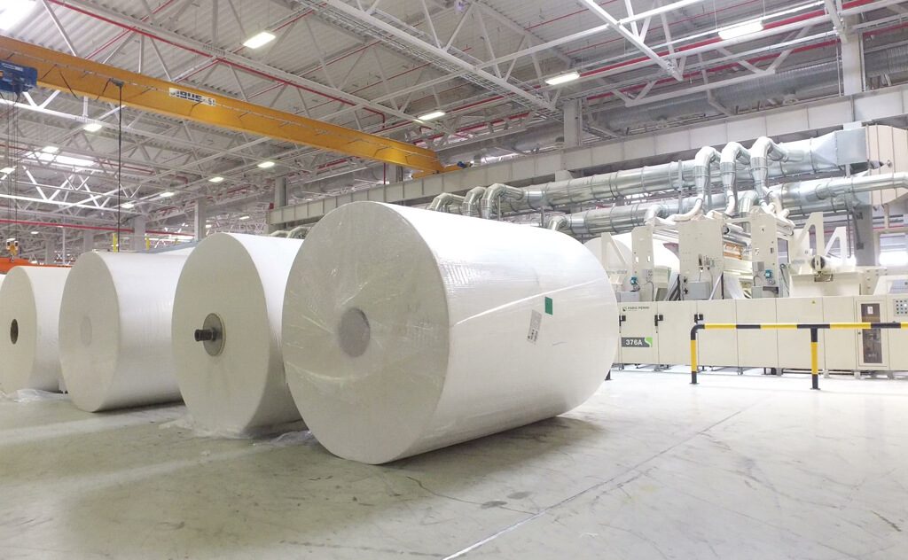 pulptopaperrolls | Limepack Pahvimukien maailma | Limepack pulp to paper rolls